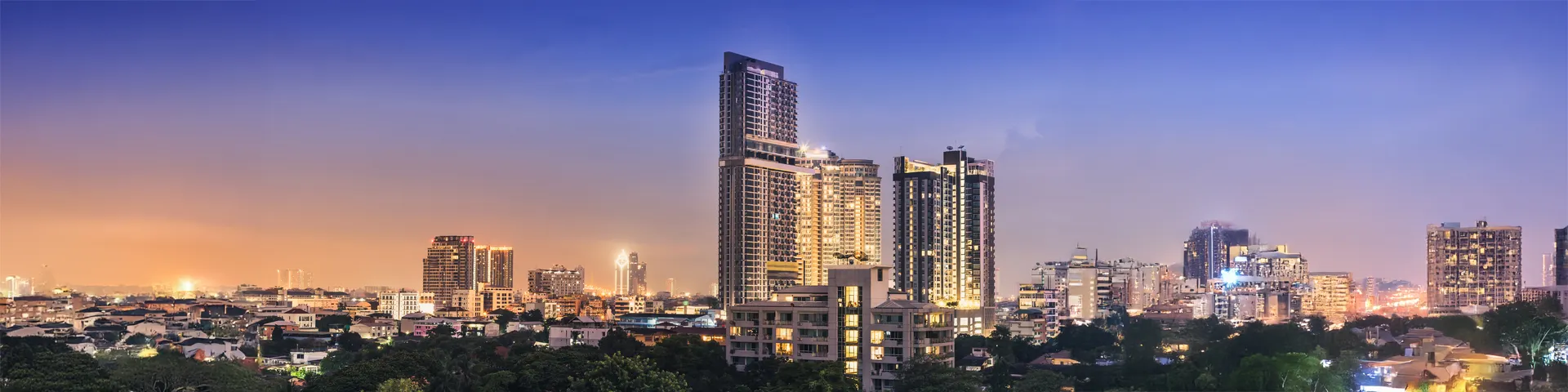 เลือกซื้อคอนโดติดรถไฟฟ้าหรือซื้อในซอยดีกว่ากัน