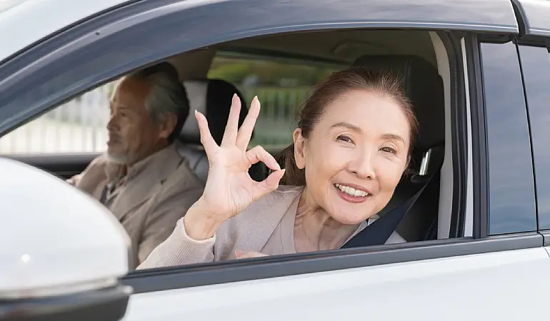 ผู้สูงอายุใช้ชีวิตอย่างมั่นใจเพราะลูกทำประกันให้พ่อแม่แล้ว