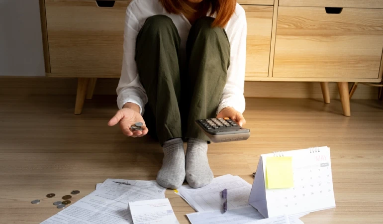 นำยอดหนี้ทั้งหมดมาคำนวณเพื่อหาวิธีปลดหนี้