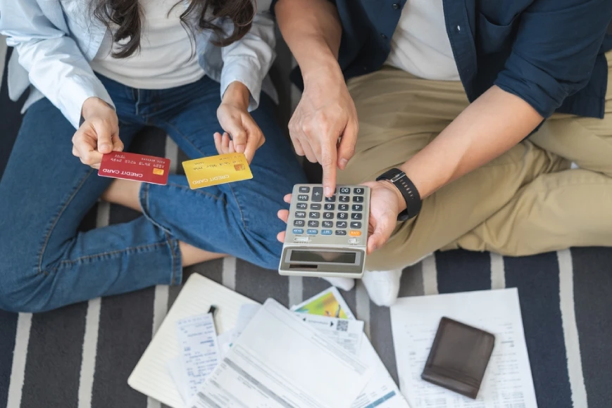 คู่รักวางกลยุทธ์จัดการหนี้ตอนได้โบนัส เพื่อลดภาระดอกเบี้ย