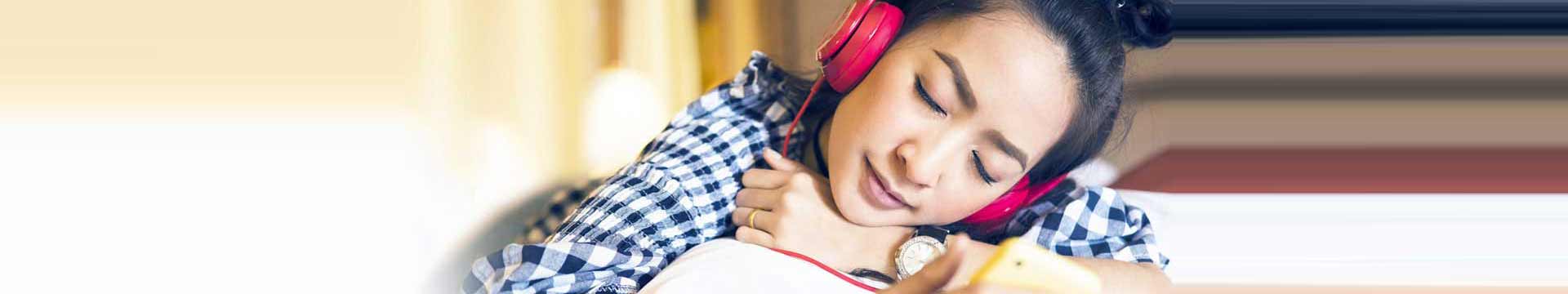 7 เพลงบอกรักที่คุณต้องฟังเมื่อคิดถึงคนไกล