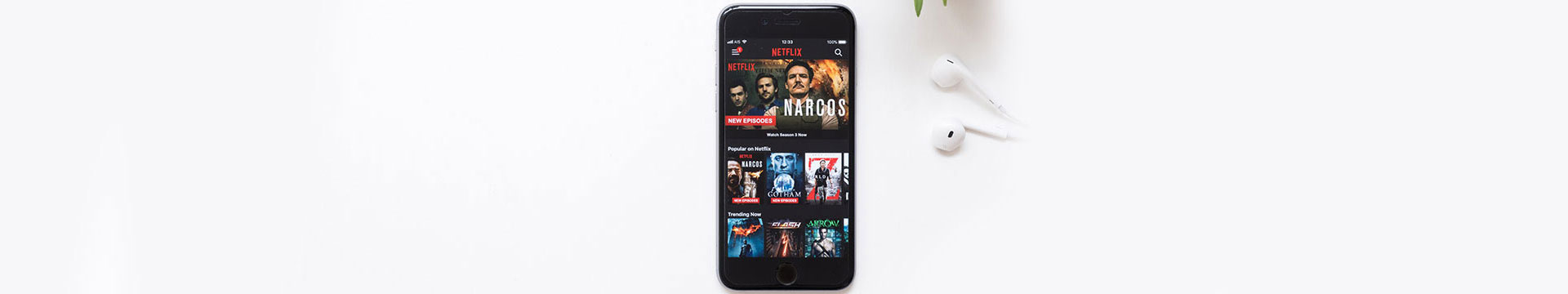 4 ซีรีส์ Netflix นอนกอดหมอนดูฟิน ๆ ในวันฝนพรำ