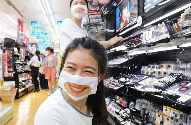 Kawaii Story เรื่องเยียวยาจิตใจให้คุณยิ้มได้ท่ามกลางวิกฤติ “หน้ากากรอยยิ้ม” ที่ตึกม่วงประเทศญี่ปุ่น