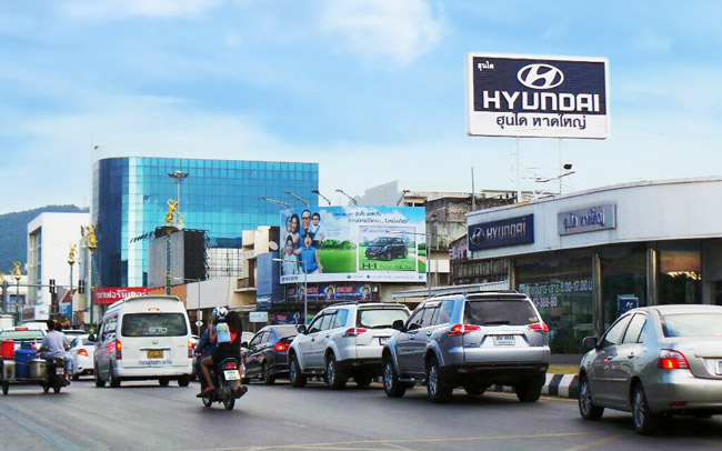 ภาพสื่อโฆษณาประเภท Street Furniture ที่ MACO เป็นผู้ดูแล